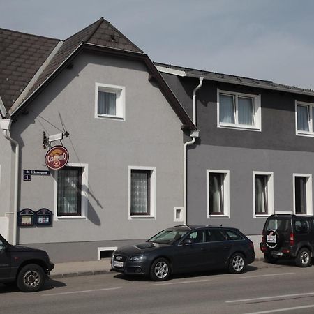 Pension Casa Topolino วีเนอร์นอยชตัดท์ ภายนอก รูปภาพ