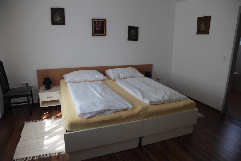 Pension Casa Topolino วีเนอร์นอยชตัดท์ ห้อง รูปภาพ