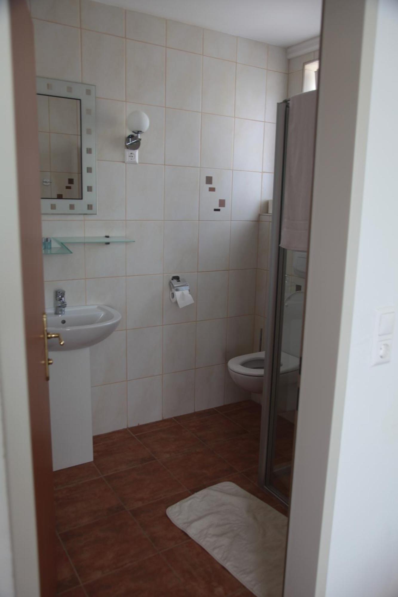 Pension Casa Topolino วีเนอร์นอยชตัดท์ ภายนอก รูปภาพ