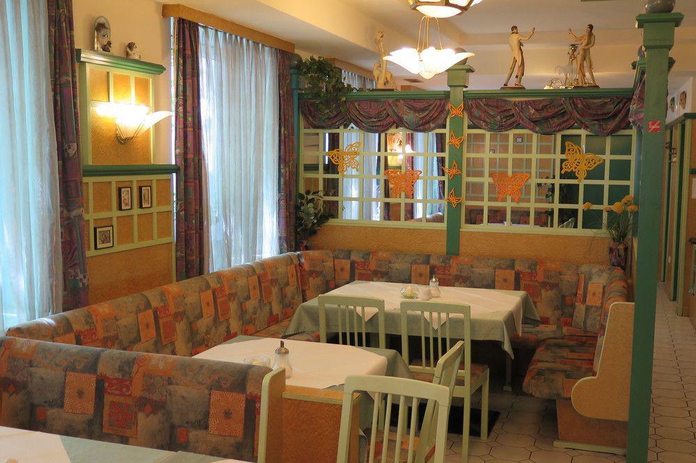 Pension Casa Topolino วีเนอร์นอยชตัดท์ ภายนอก รูปภาพ