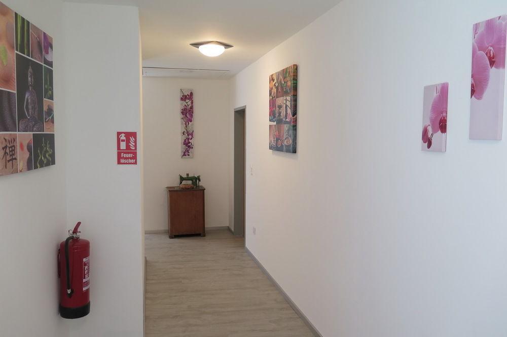 Pension Casa Topolino วีเนอร์นอยชตัดท์ ภายนอก รูปภาพ