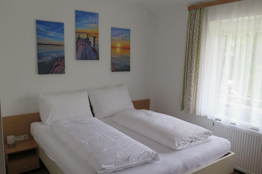Pension Casa Topolino วีเนอร์นอยชตัดท์ ภายนอก รูปภาพ