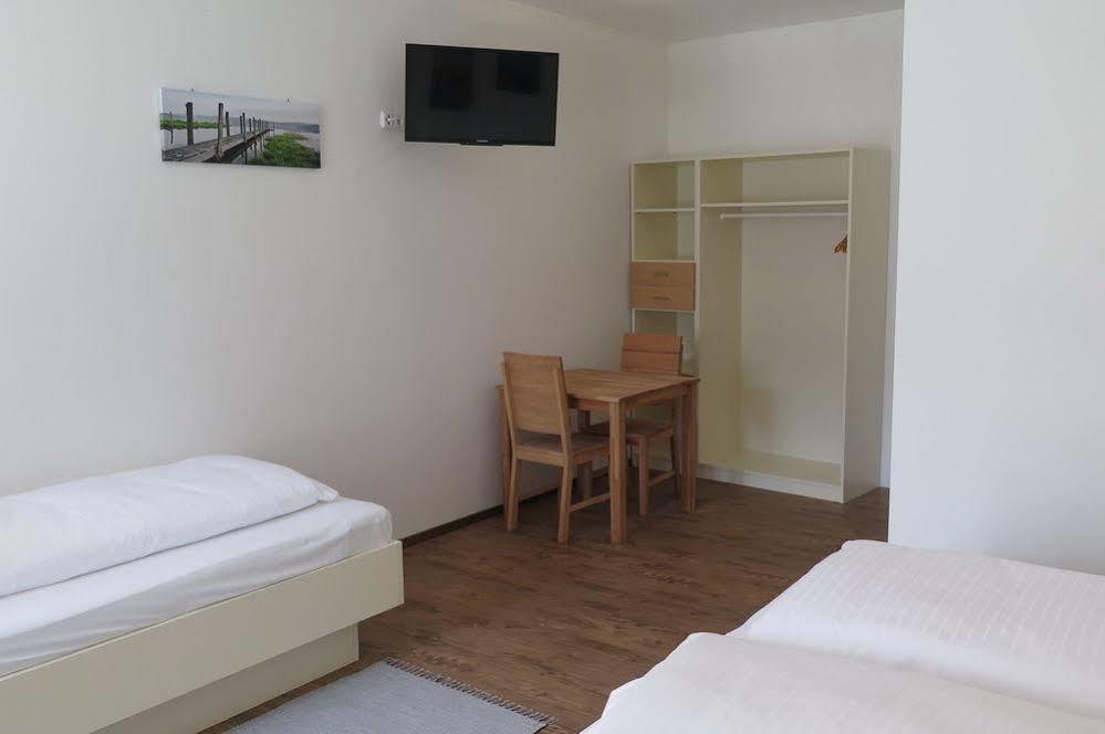Pension Casa Topolino วีเนอร์นอยชตัดท์ ภายนอก รูปภาพ