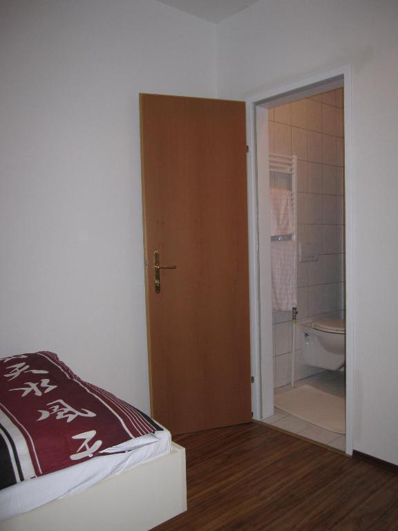 Pension Casa Topolino วีเนอร์นอยชตัดท์ ภายนอก รูปภาพ